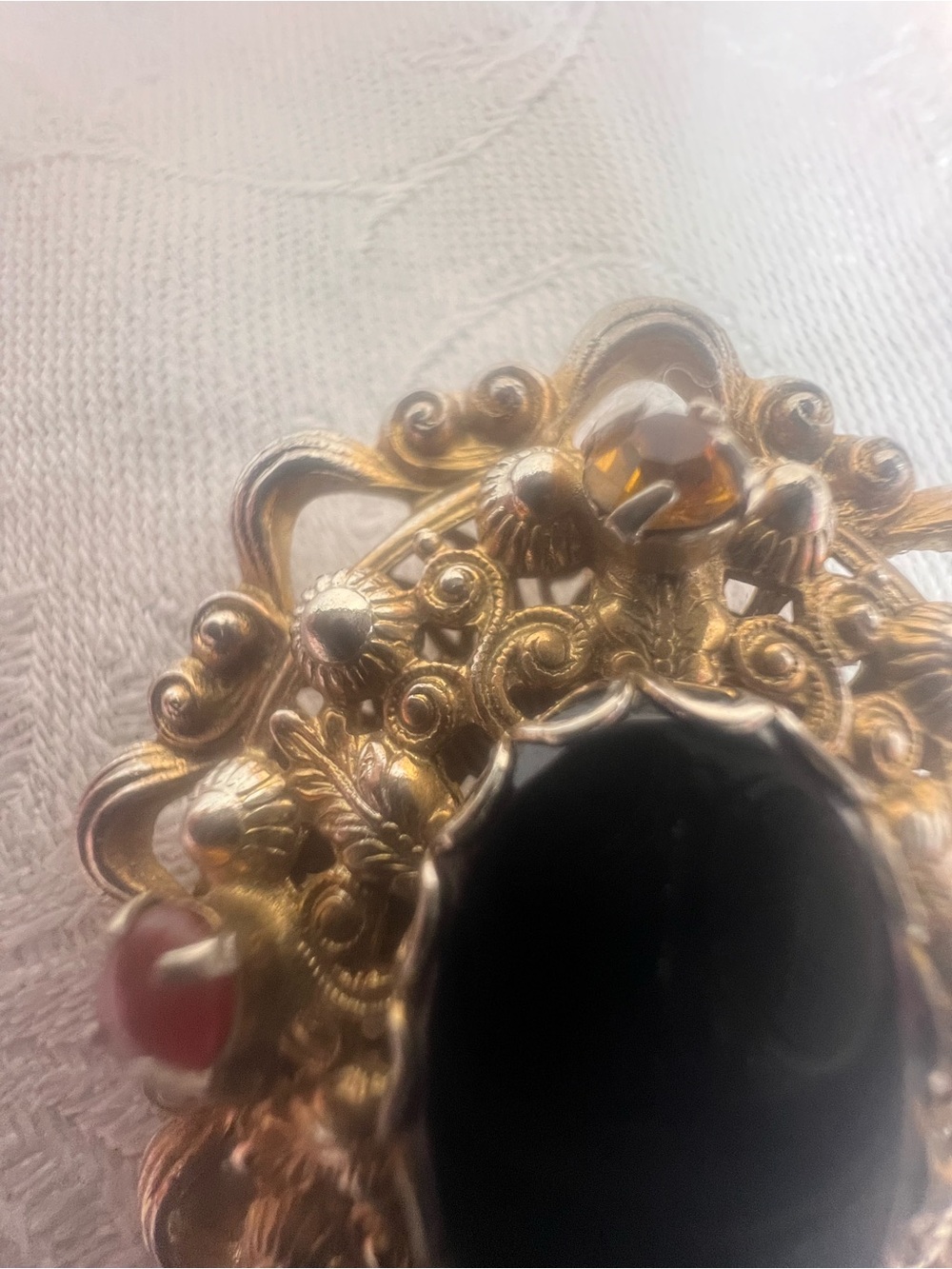 Vintage Brooch/Necklace Rhinestones & Black Center Stone Filigree Gold Tone 2โ ๐ - Picture 3 of 7